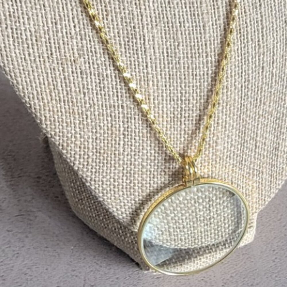 Gold Tone Magnifying Glass Necklace - Picture 2 of 4